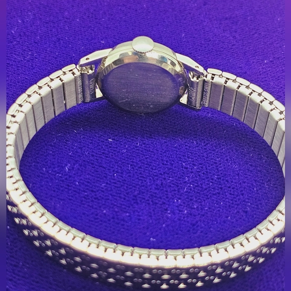 IWC International Watch Co. Ladies Watch - Picture 15 of 16